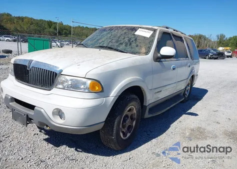 2001 Lincoln Navigator z USA, uszkodzony, nr VIN 5LMFU28R31LJ24737